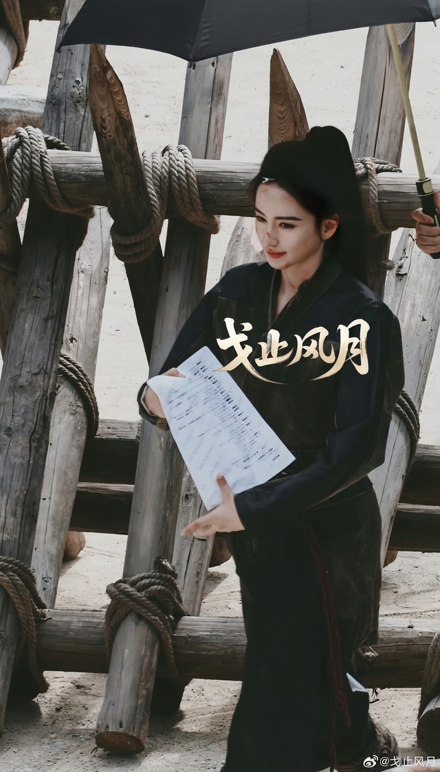 Màn ảnh Hoa ngữ có nữ tướng quân đẹp vô thực: Nhan sắc như AI tạo ra, loạt tạo hình đối lập gây sốc visual- Ảnh 6.