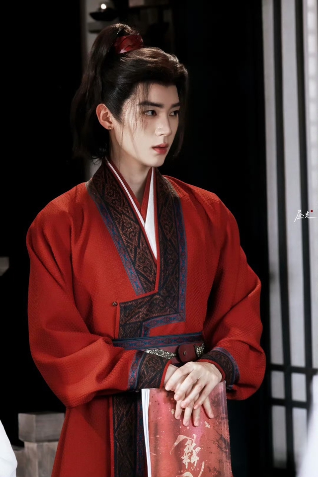 Thống soái đẹp nhất Trung Quốc hiện tại: Visual tuyệt mỹ khiến hội chị em rạo rực, vướng 7749 drama fan vẫn mê bất chấp- Ảnh 9.