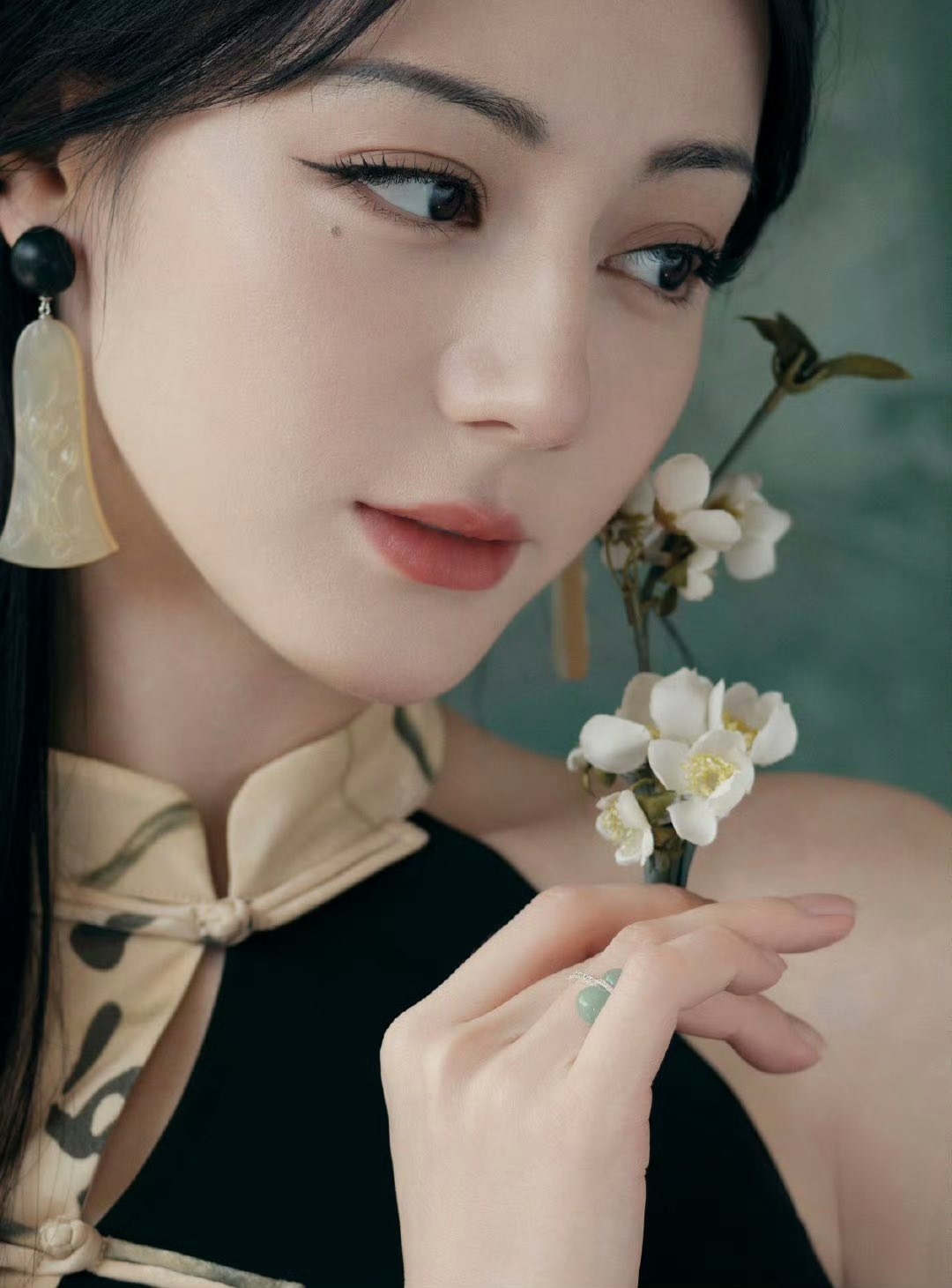 Mỹ nhân Trung Quốc không có đẹp nhất chỉ có đẹp hơn: Nụ cười làm điên đảo cả trời đất, đến sợi tóc cũng tuyệt đối điện ảnh- Ảnh 13. Mỹ nhân Trung Quốc không có đẹp nhất chỉ có đẹp hơn: Nụ cười làm điên đảo cả trời đất, đến sợi tóc cũng tuyệt đối điện ảnh- Ảnh 13.