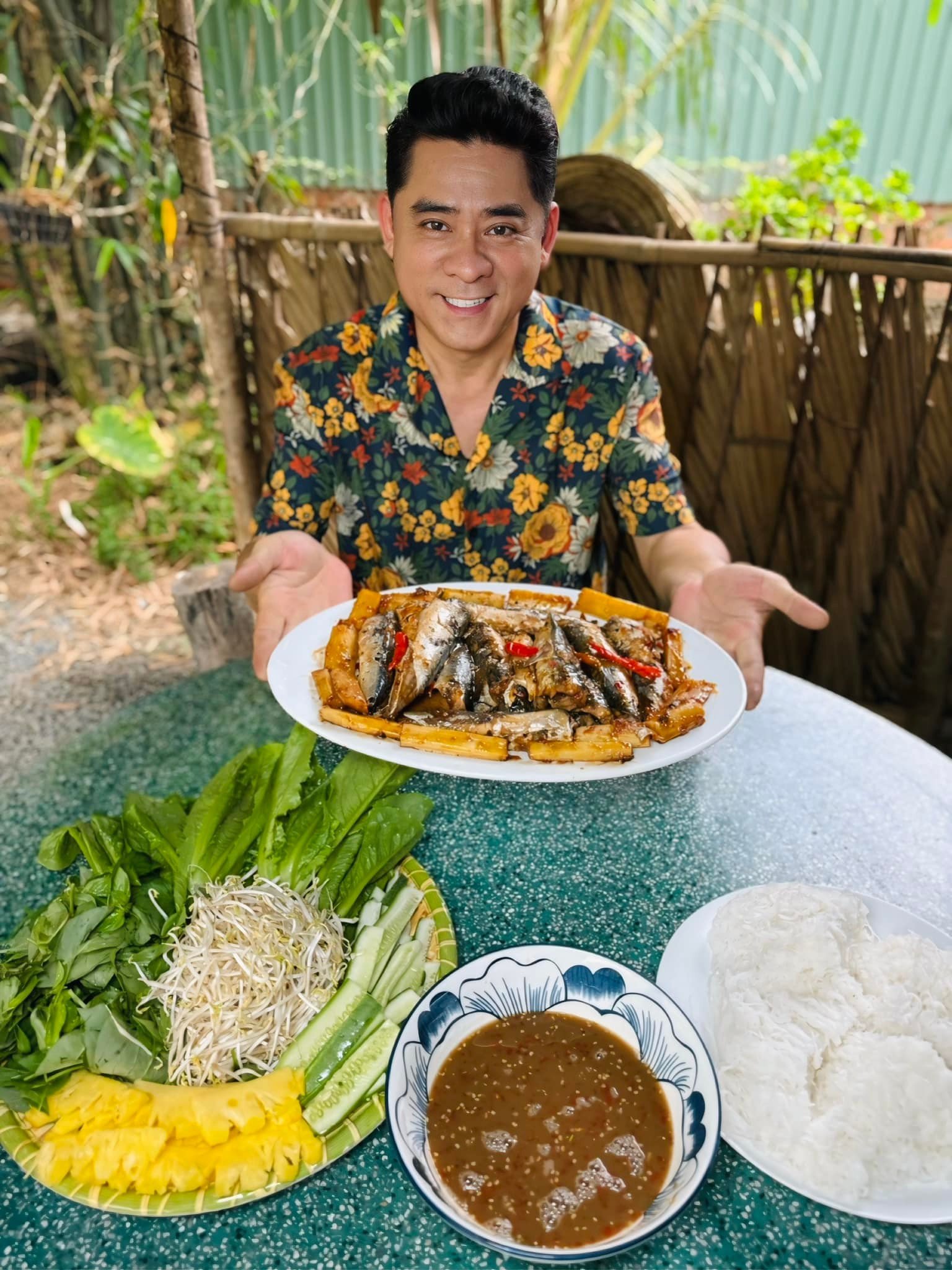 Video nấu ăn của Huỳnh Anh Tuấn luôn hút triệu view.