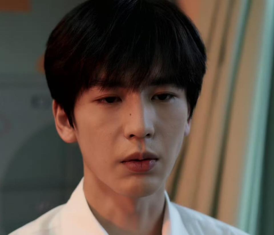 Độc lạ nam chính chỉ lên hình 18 giây: Tưởng được bênh lại nhận rổ gạch đá, bên ngoài đẹp mà lên phim xấu cay mắt- Ảnh 6. Độc lạ nam chính chỉ lên hình 18 giây: Tưởng được bênh lại nhận rổ gạch đá, bên ngoài đẹp mà lên phim xấu cay mắt- Ảnh 6.