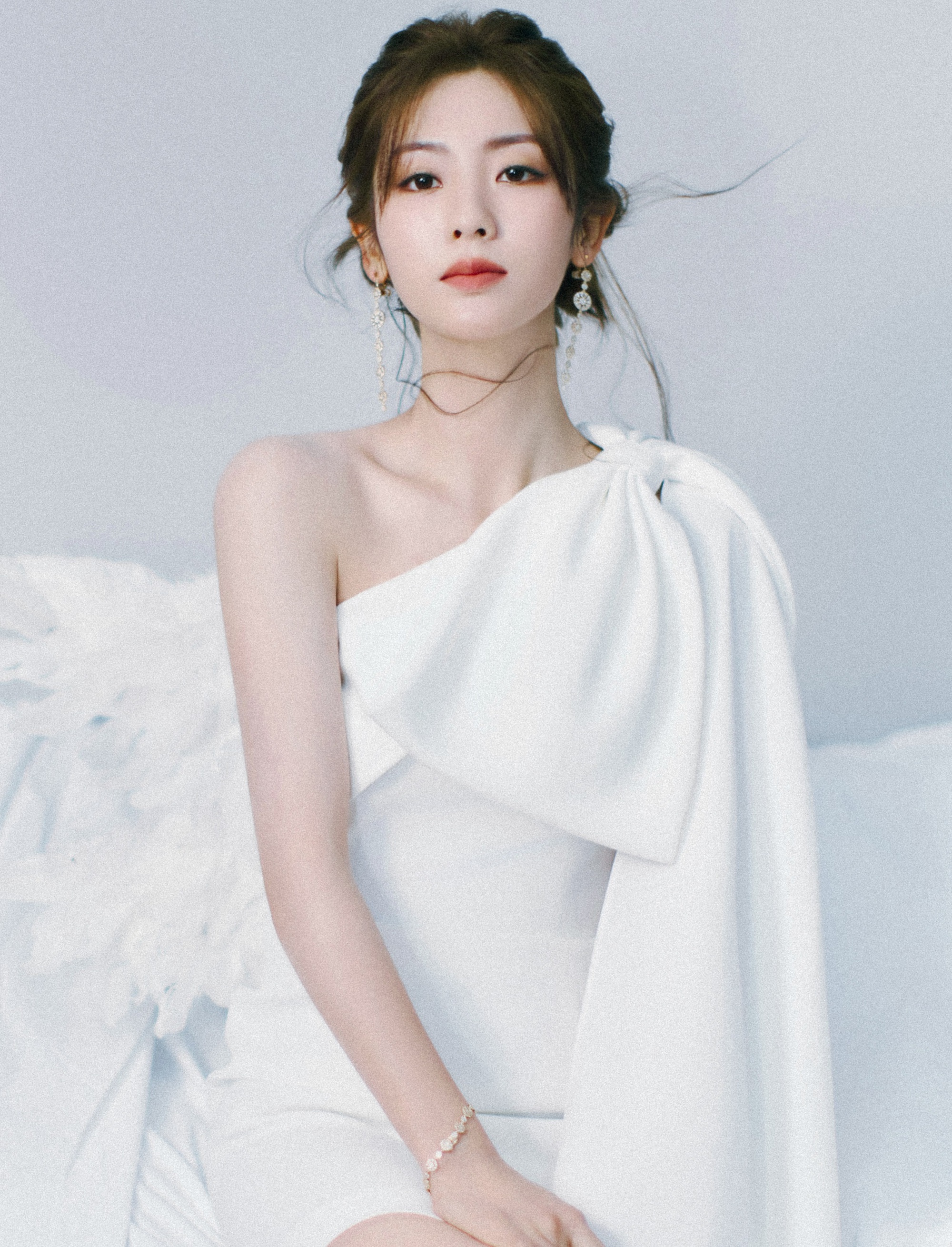 Netizen nước ngoài bình chọn 9 mỹ nhân Cbiz đẹp nhất: Địch Lệ Nhiệt Ba vượt mặt Triệu Lệ Dĩnh- Ảnh 8.