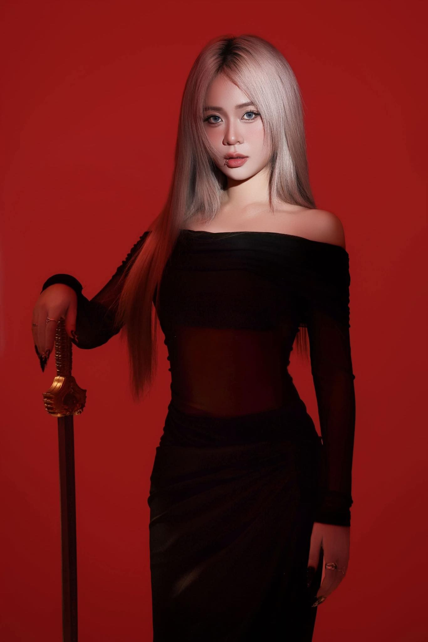 Diện đồ khoét sâu, Misthy lại khiến fan Diện đồ khoét sâu, Misthy lại khiến fan