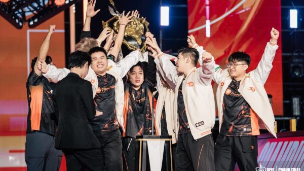 Thắng Nghẹt Thở Saigon Phantom Với Tỷ Số 4 - 2, FPT X Flash Là Nhà Vô Địch Đấu Trường Danh Vọng Mùa Đông 2025 8 nyemjpg