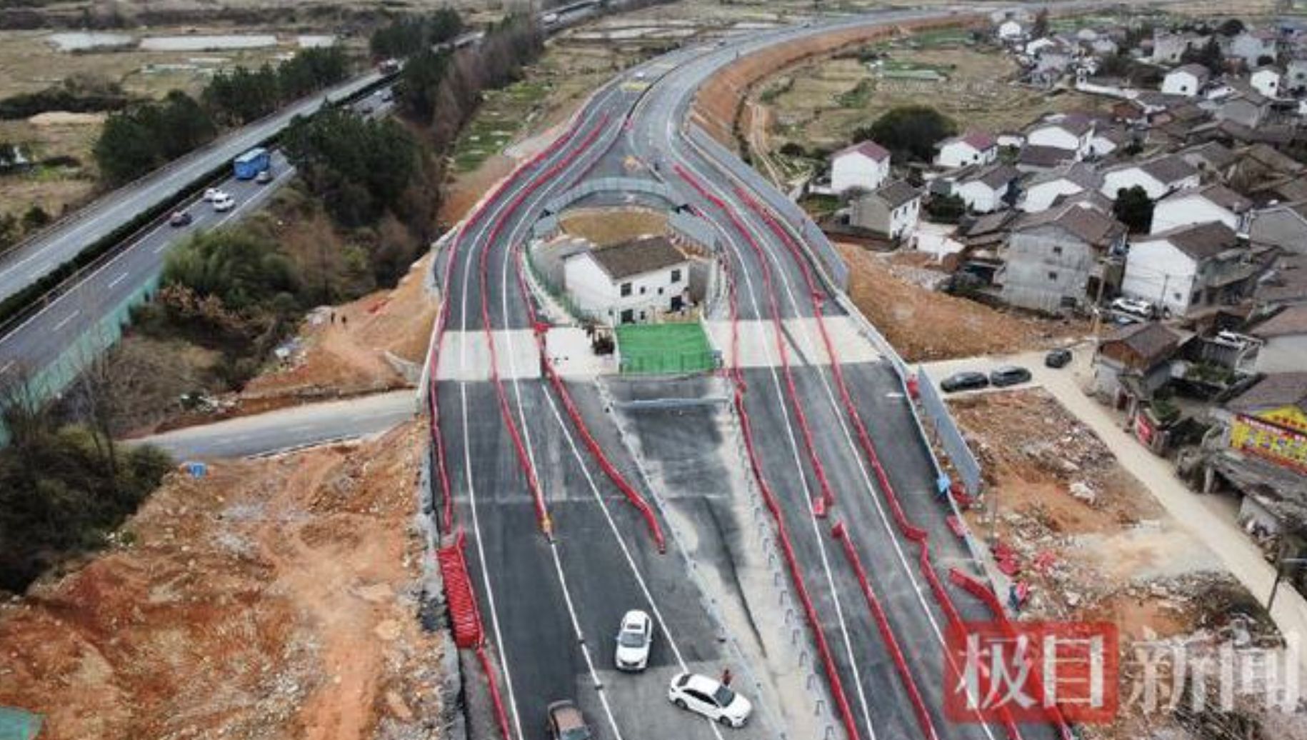 Nhất quyết không chịu di dời dù được đền bù tiền tỷ, ngôi nhà sẵn sàng