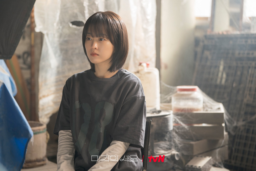 Our Unwritten Seoul: Nếu bạn đang gượng cười nơi văn phòng và bật khóc khi về nhà, thì đây là bộ phim dành cho bạn- Ảnh 5.