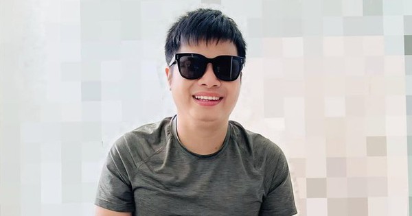 Chuyện tình "mưa dầm thấm lâu" của anh chàng khiếm thị với nữ ca sĩ hơn 14 tuổi 30 Chuyện tình "mưa dầm thấm lâu" của anh chàng khiếm thị với nữ ca sĩ hơn 14 tuổi 820129702162344969n 1740134414763556861574 43 0 1042 1598 crop 17401344211671337140054 1740183625478 17401836258011446903770 58 33 384 655 crop 1740183993289711779711jpg