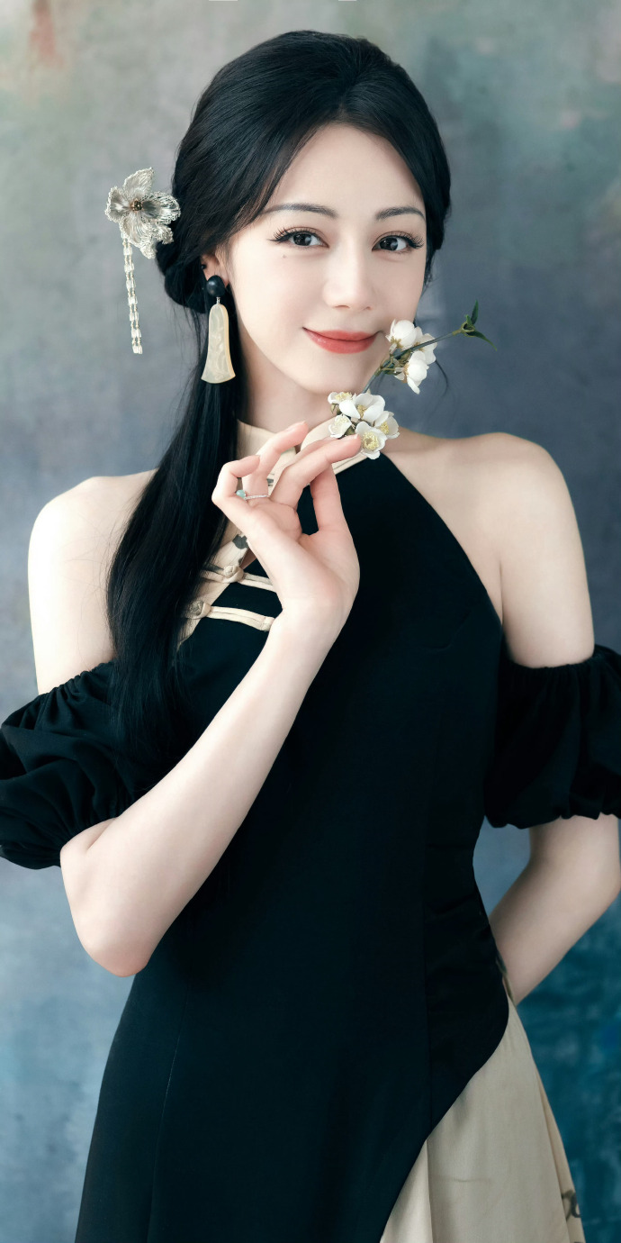 Bạch Lộc liên tục bị khán giả gây rối- Ảnh 3.