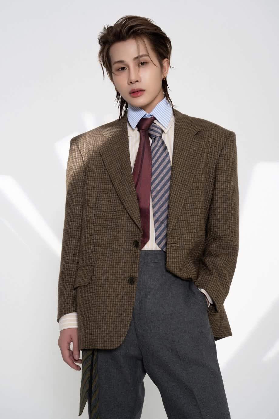 Jack đăng 3 chữ gây khó hiểu giữa drama liên hoàn đụng độ với VTV và khởi kiện Thiên An- Ảnh 4. Jack đăng 3 chữ gây khó hiểu giữa drama liên hoàn đụng độ với VTV và khởi kiện Thiên An- Ảnh 4.