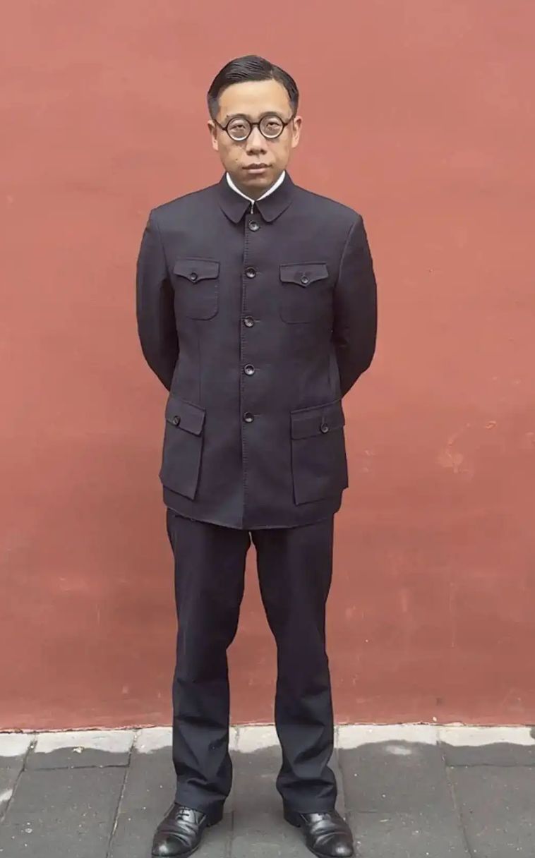 Người đàn ông giống hệt vị vua cuối cùng của Trung Quốc, đến AI còn nhận nhầm- Ảnh 3.