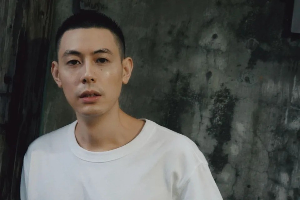 Tình cảnh nhiều nam nghệ sĩ bị bắt- Ảnh 3. Tình cảnh nhiều nam nghệ sĩ bị bắt- Ảnh 3.