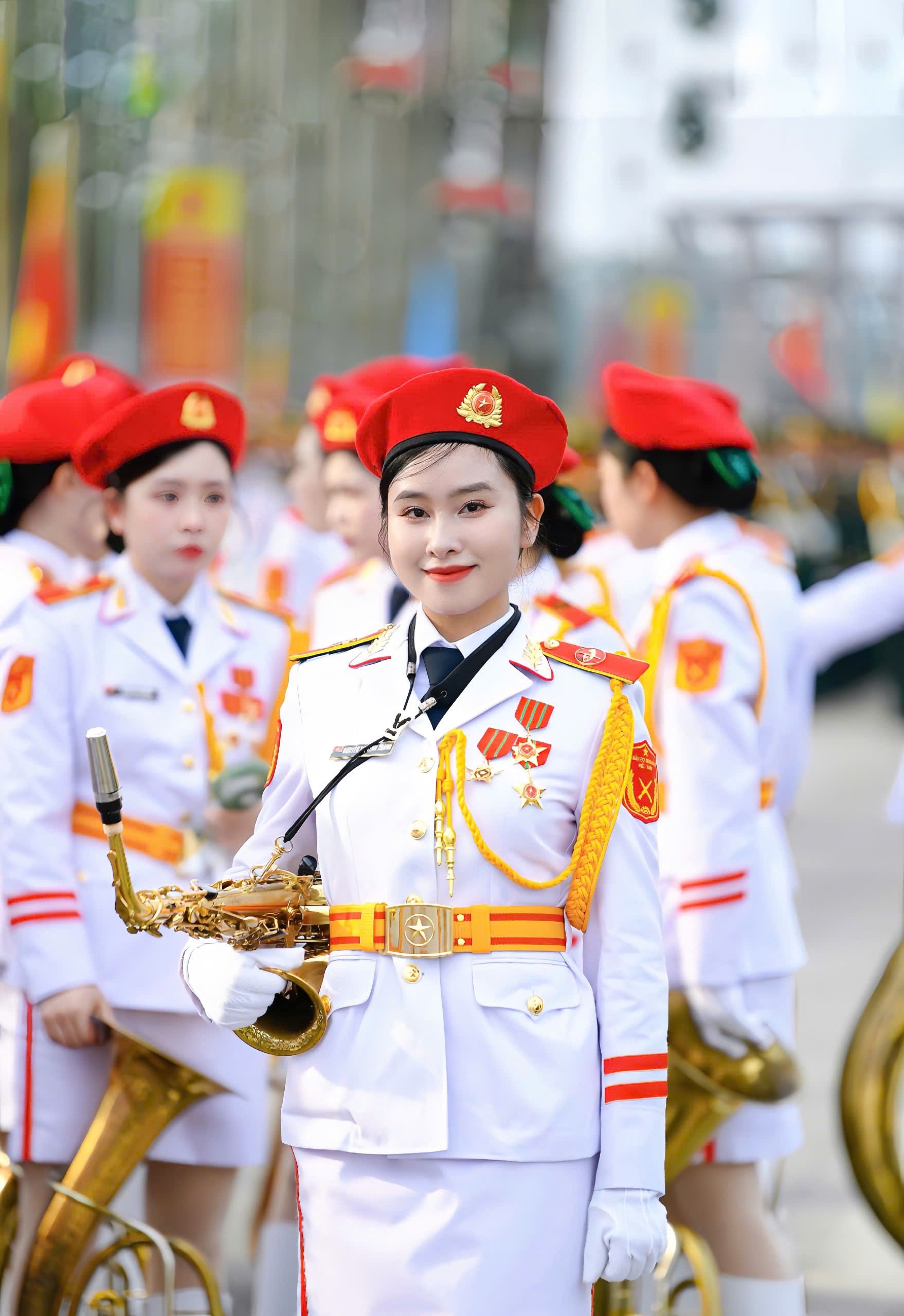 Chiến sĩ xinh đẹp khối Quân nhạc là TikToker nổi tiếng - 1