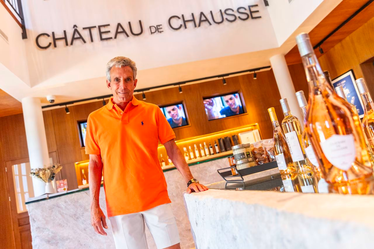 Nóng: Tỷ phú BĐS nổi tiếng bị ngân hàng siết nợ 187 triệu USD, nghi vấn tẩu tán tài sản cho người thân- Ảnh 3.