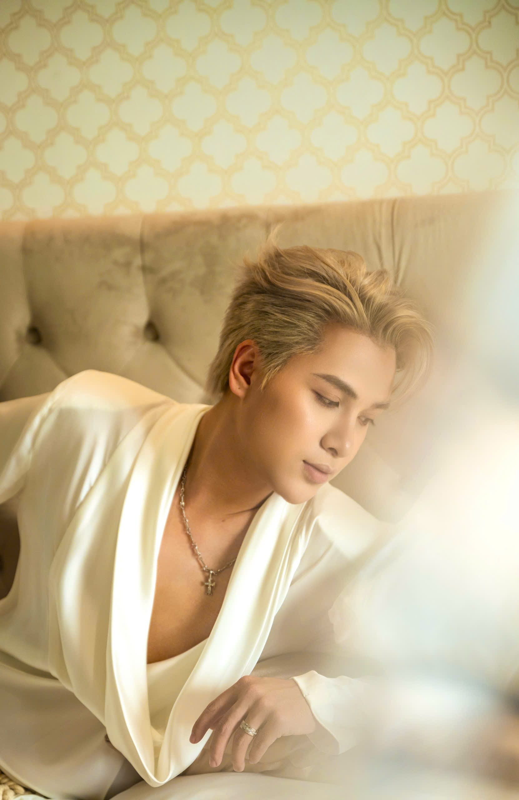 Dũng Agus - người đứng sau thành công của Dược sĩ Tiến debut làm ca sĩ: