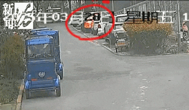 Tài xế Porsche khóc ròng vì hàng xóm đốt vàng mã làm cháy xe sang: Người gây hỏa hoạn nói 1 câu gây bức xúc!- Ảnh 2.