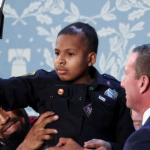 Ông Trump nhận cậu bé bệnh nhân ung thư 13 tuổi làm mật vụ 9 15221531 1741166529135 17411665292931787969014 6 0 456 720 crop 17411665383701541923534png