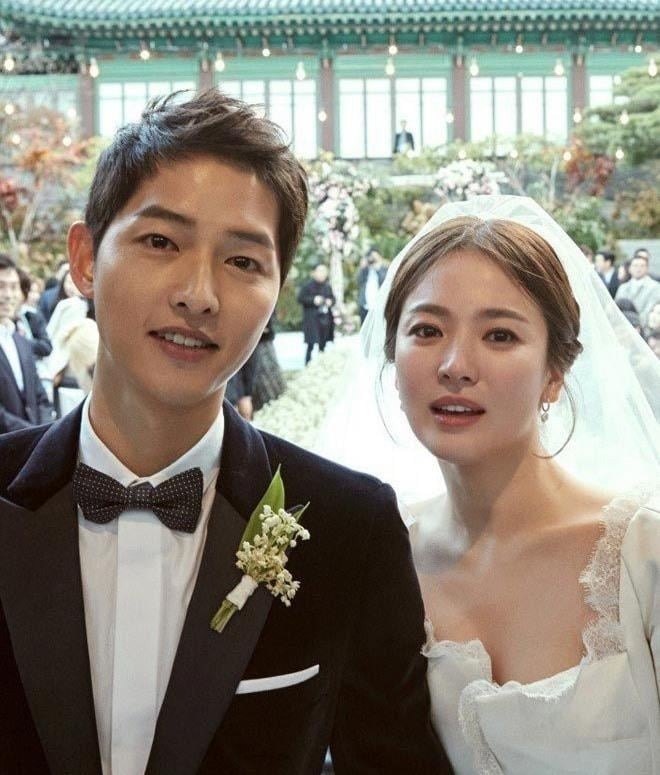"Ông hoàng" chiêu trò tâm cơ Song Joong Ki: Tung vô số đòn hạ Song Hye Kyo, đâu ngờ "gậy ông đập lưng ông" 9 16756993644172052534262 167574 1737181434657 1737181434901982964488