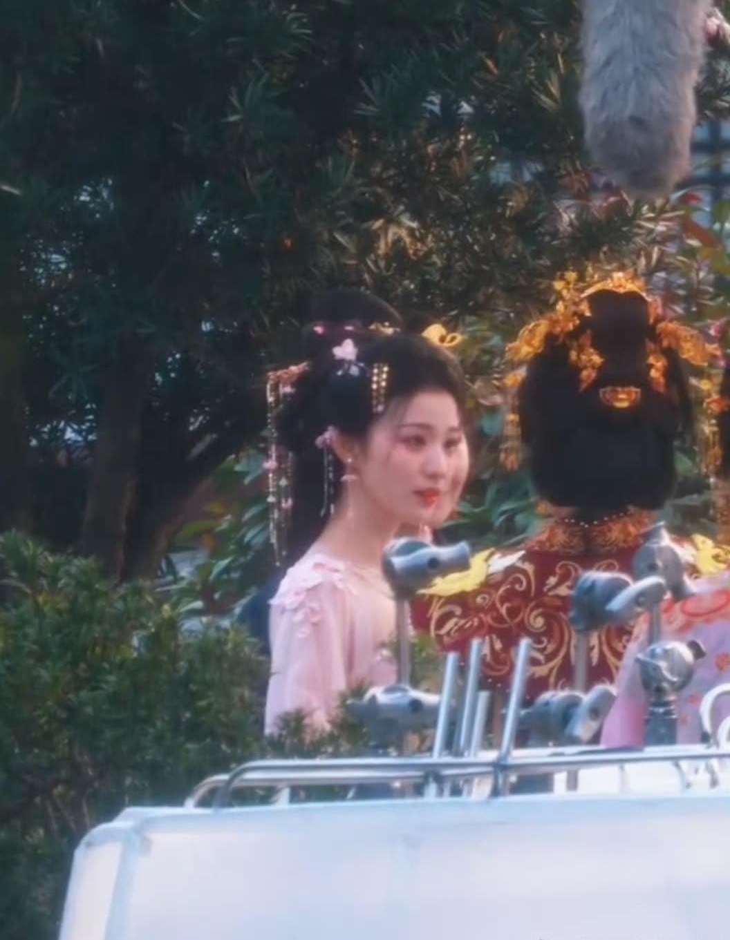 Vương phi đẹp nhất màn ảnh Trung Quốc hiện tại: Nhan sắc nghiêng nước nghiêng thành, ngắm mê không dứt nổi- Ảnh 5. Vương phi đẹp nhất màn ảnh Trung Quốc hiện tại: Nhan sắc nghiêng nước nghiêng thành, ngắm mê không dứt nổi- Ảnh 5.