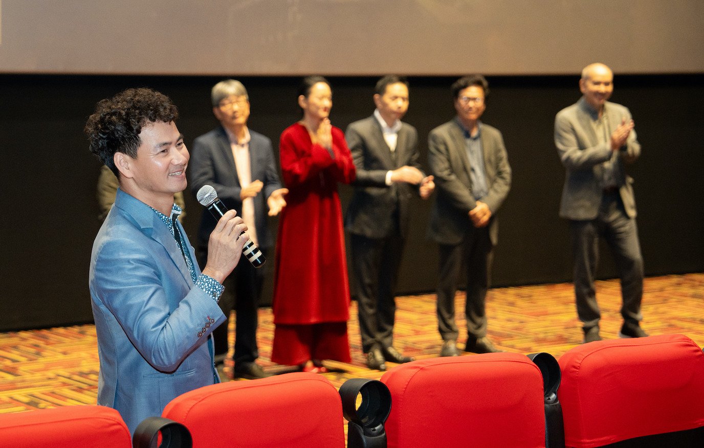 9-1743650248-335-width1376height877 NSND Xuân Bắc dành cơn mưa lời khen cho bộ phim của