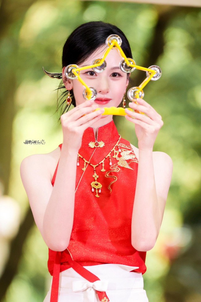 Mỹ nhân Trung Quốc tuyên truyền phim mới mà đẹp chấn động: Quốc sắc thiên hương, bạch nguyệt quang trong truyền thuyết- Ảnh 8.