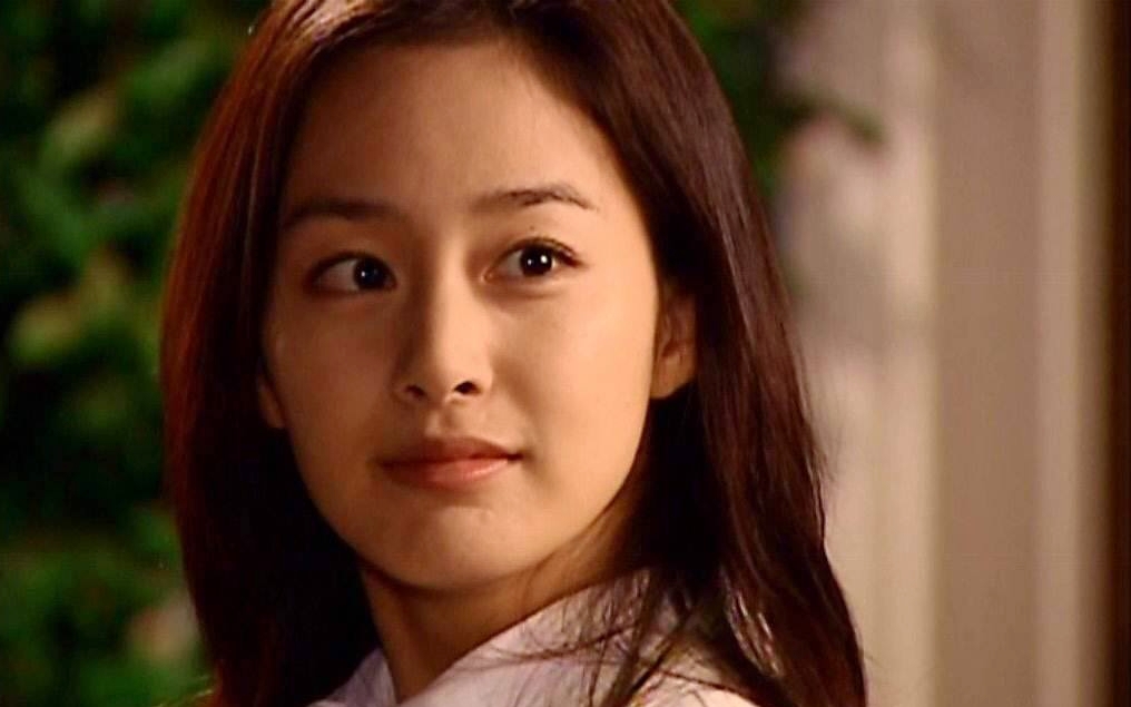 Kim Tae Hee 20 năm trước: Nhan sắc phong thần ở bộ phim đỉnh cao nhất sự nghiệp- Ảnh 2. Kim Tae Hee 20 năm trước: Nhan sắc phong thần ở bộ phim đỉnh cao nhất sự nghiệp- Ảnh 2.