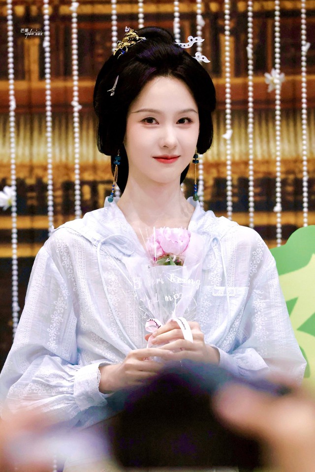 "Tiểu thư" đẹp nhất Trung Quốc 2025 đóng phim cổ trang mới: Visual đúng chuẩn tuyệt sắc giai nhân 9 1748506487199556771461 1748529978155 17485299792801128214081