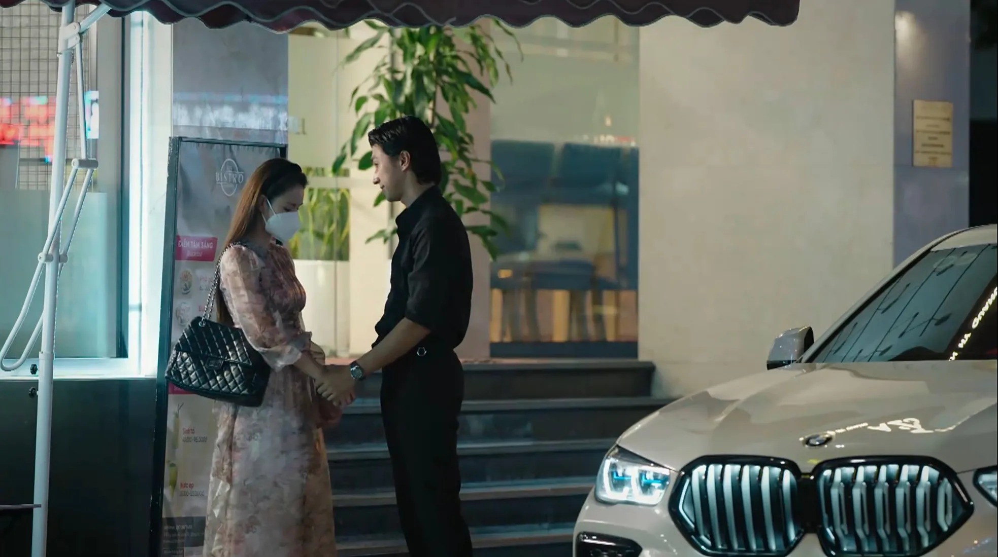 9-1749797419-268-width1966height1099 Cảnh phim ngoại tình gây tranh cãi của Lương Thu Trang - 9