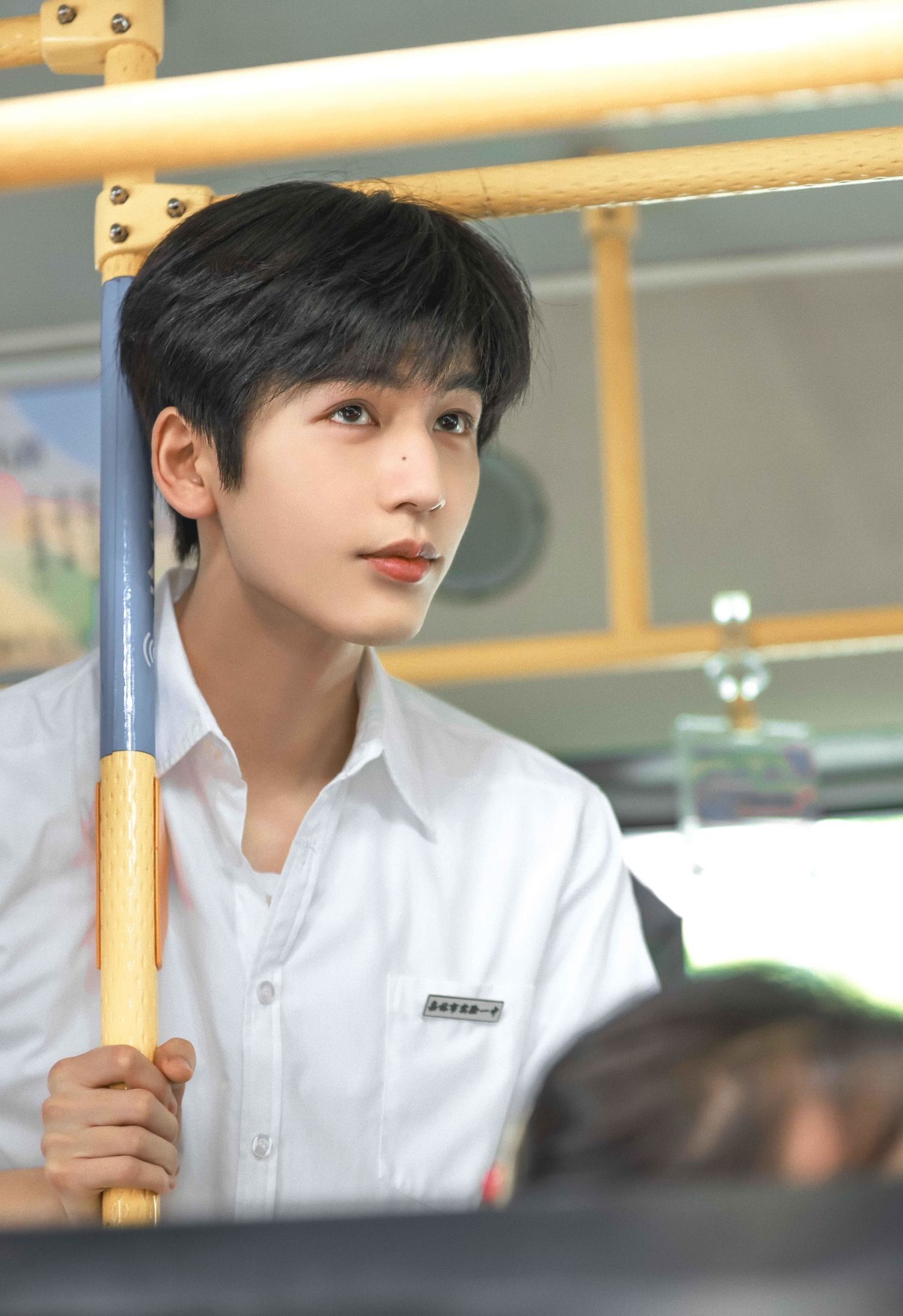 Độc lạ nam chính chỉ lên hình 18 giây: Tưởng được bênh lại nhận rổ gạch đá, bên ngoài đẹp mà lên phim xấu cay mắt- Ảnh 3. Độc lạ nam chính chỉ lên hình 18 giây: Tưởng được bênh lại nhận rổ gạch đá, bên ngoài đẹp mà lên phim xấu cay mắt- Ảnh 3.