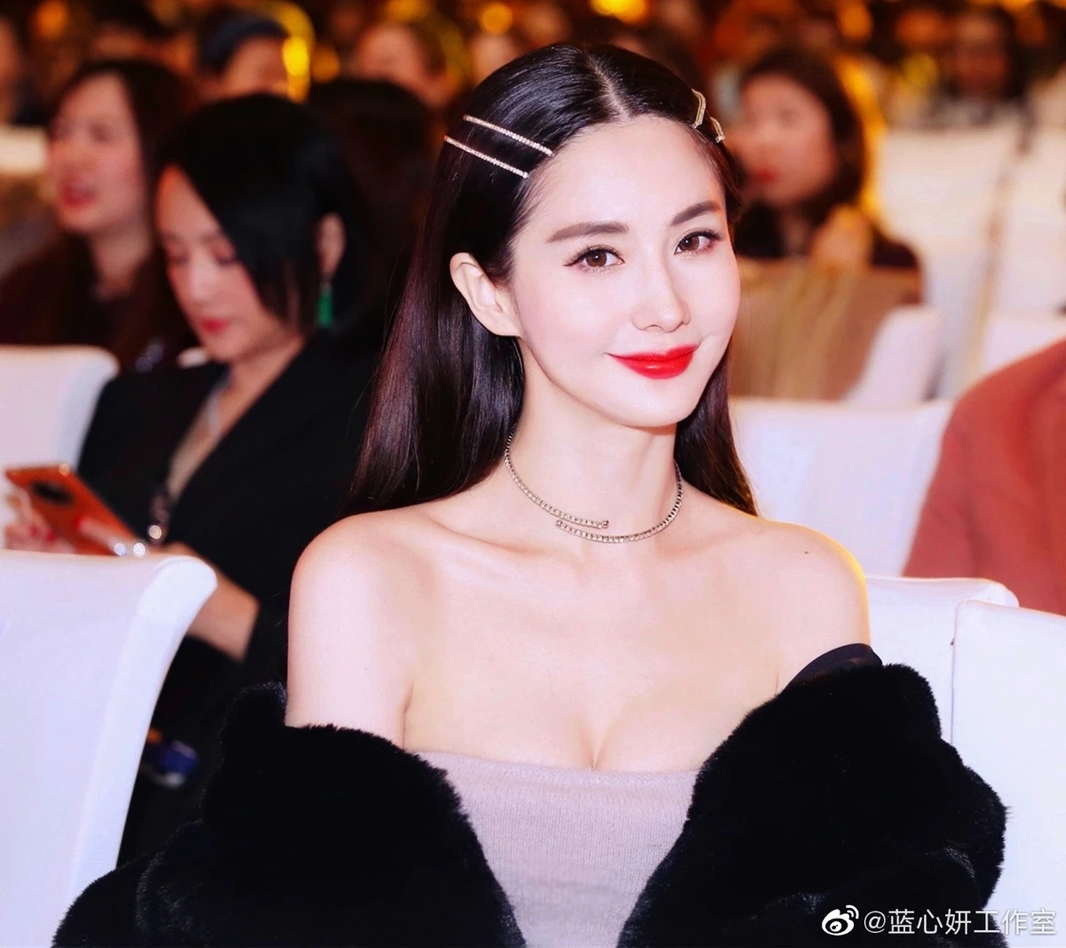 Vào mà xem nàng tiên cá đẹp nhất thế giới: Nhan sắc nâng tầm nguyên tác, cỡ này sao rời mắt nổi- Ảnh 10.