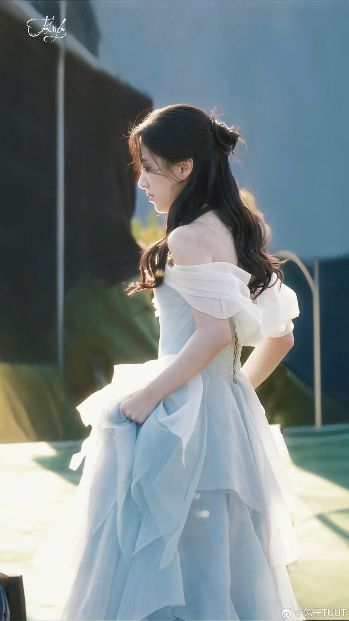 Nghĩ nát óc cũng không biết tả mỹ nhân này đẹp thế nào: Xinh hết phần người khác, visual sáng lóa mắt là có thật- Ảnh 12. Nghĩ nát óc cũng không biết tả mỹ nhân này đẹp thế nào: Xinh hết phần người khác, visual sáng lóa mắt là có thật- Ảnh 12.