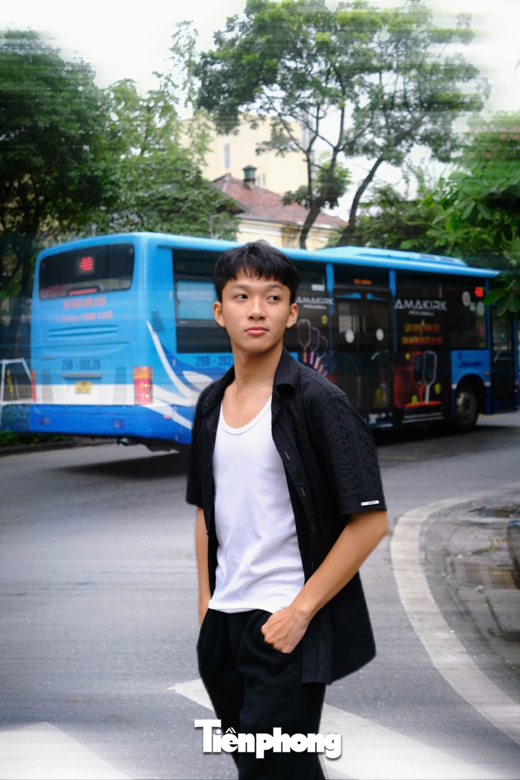 Nam sinh 19 tuổi sốc khi đóng phim giờ vàng- Ảnh 9. Nam sinh 19 tuổi sốc khi đóng phim giờ vàng- Ảnh 9.