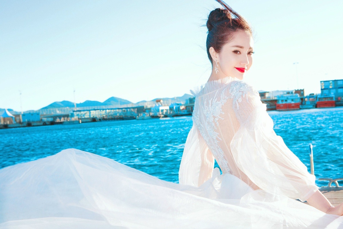 "Bom sex khét tiếng showbiz" bỏ nghề vì sợ đàn ông: Tuổi 35 nóng bỏng như gái 20 nhưng khó lấy chồng 90b0590e4db140748f2ac07b84b9a14c 1760110961607 1760110961875648439272 1760343572308 1760343572825997434399