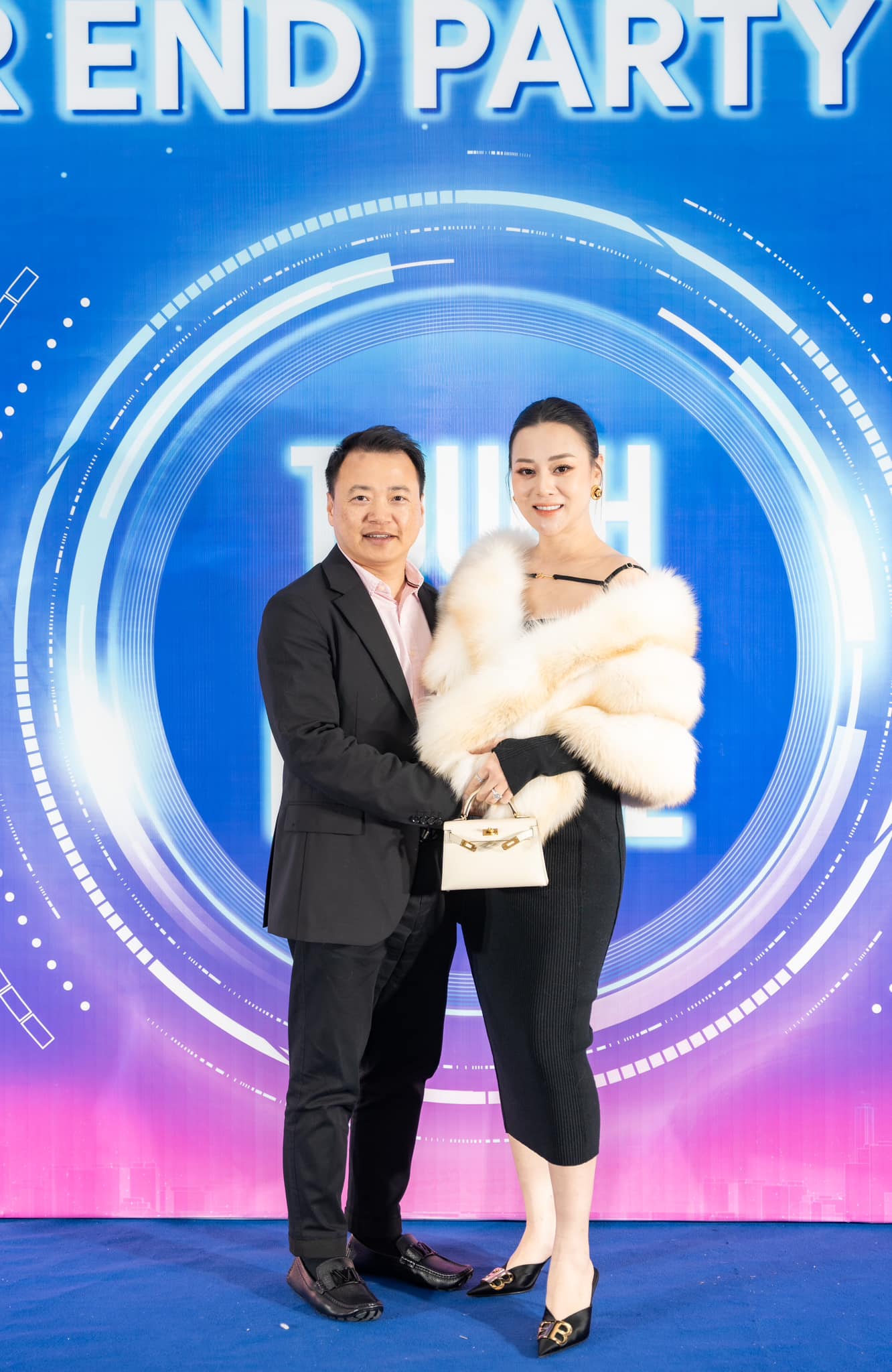 Phương Oanh có liên quan gì đến việc kinh doanh của Shark Bình?- Ảnh 3. Phương Oanh có liên quan gì đến việc kinh doanh của Shark Bình?- Ảnh 3.