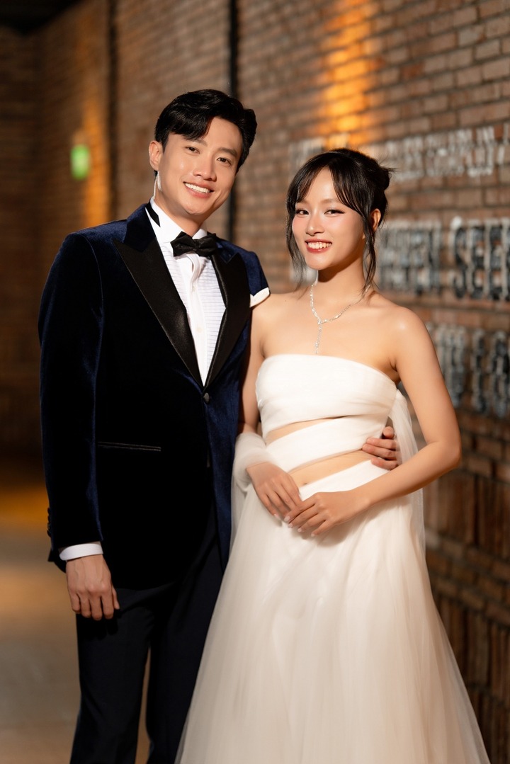 Clip tình tứ với Chị Đẹp chưa hết nóng, Quốc Trường lại bị bắt gặp kè kè sát rạt bên 1 gái xinh- Ảnh 6.