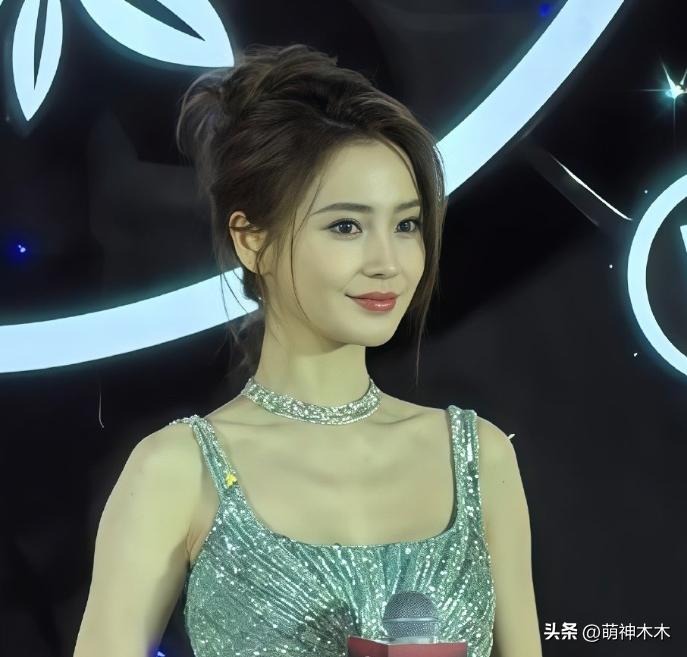 935e87e6aab0499e94170d6d24792083-1748273409123-1748273409307307366299 "Đại chiến" cam thường Cbiz: Triệu Lệ Dĩnh phờ phạc khó tin, Angelababy lộ ngực gầy trơ xương, Dương Mịch dư sức chấp cả 2! 935e87e6aab0499e94170d6d24792083 1748273409123 1748273409307307366299