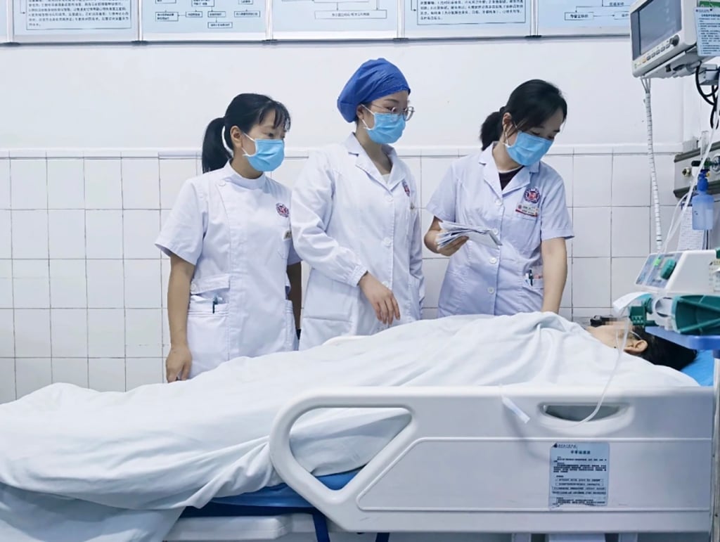 Chỉ ăn rau và uống thuốc nhuận tràng để kịp mặc vừa chiếc váy sinh nhật, cô gái nhận cái kết bàng hoàng- Ảnh 1.