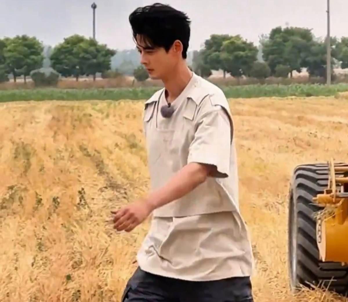 Mỹ nam U50 trẻ như 20, hủy hôn với nàng thơ kém 19 tuổi về quê nuôi cua- Ảnh 14.