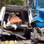 Xe tang đâm trực diện vào chiếc xe tải, ai nấy đều hãi hùng khi nhìn vào đằng sau 94980753 14373173 thehearsedri 1739068689326 17390686894631199885468 104 0 373 514 crop 17390688291781856684105jpg