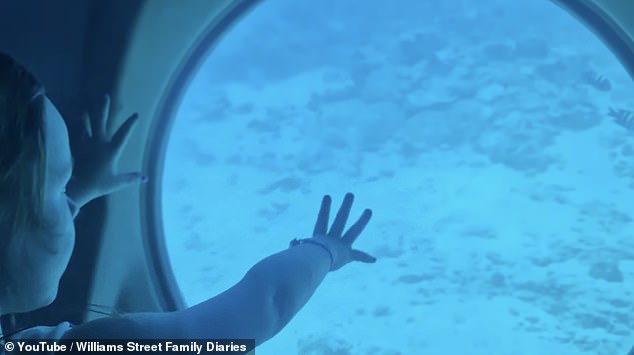 Vụ tàu ngầm chở 45 người chìm bí ẩn: Video từ bên trong cho thấy khoảnh khắc cuối cùng của hành khách như thế nào trước khi thảm họa xảy ra- Ảnh 3. Vụ tàu ngầm chở 45 người chìm bí ẩn: Video từ bên trong cho thấy khoảnh khắc cuối cùng của hành khách như thế nào trước khi thảm họa xảy ra- Ảnh 3.