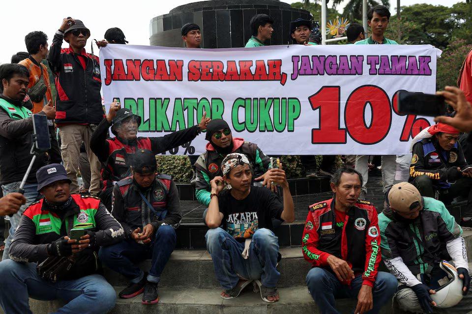 Chuyện gì đây: Hàng trăm tài xế Grab tại một quốc gia châu Á biểu tình, bị