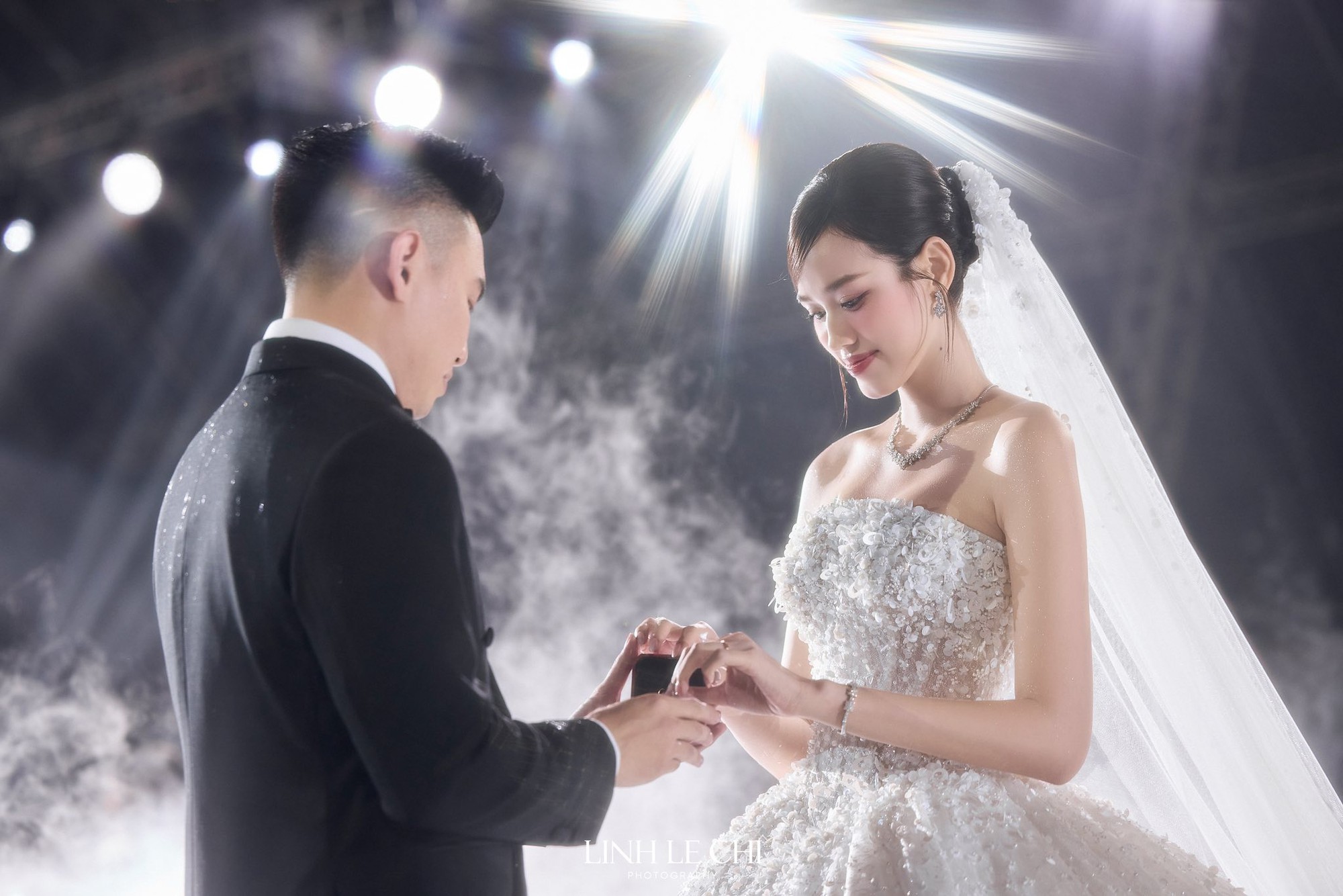 Hôn nhân của Hoa hậu Đỗ Hà bị phá?- Ảnh 4. Hôn nhân của Hoa hậu Đỗ Hà bị phá?- Ảnh 4.