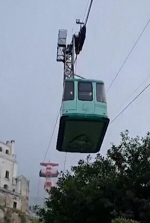 Cáp treo rơi xuống đất từ độ cao hàng trăm mét ở khu du lịch nổi tiếng, ít nhất 4 người thiệt mạng- Ảnh 2.