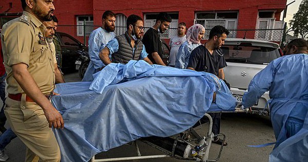 Nóng: Xả súng ngẫu nhiên vào khách du lịch tại khu du lịch nổi tiếng ở Ấn Độ, hàng chục người thiệt mạng 27 Nóng: Xả súng ngẫu nhiên vào khách du lịch tại khu du lịch nổi tiếng ở Ấn Độ, hàng chục người thiệt mạng 97555785 14635687 image a 1231745330028124 1745337768976 17453377690461099686301 11 0 407 634 crop 1745337829328694067115jpg