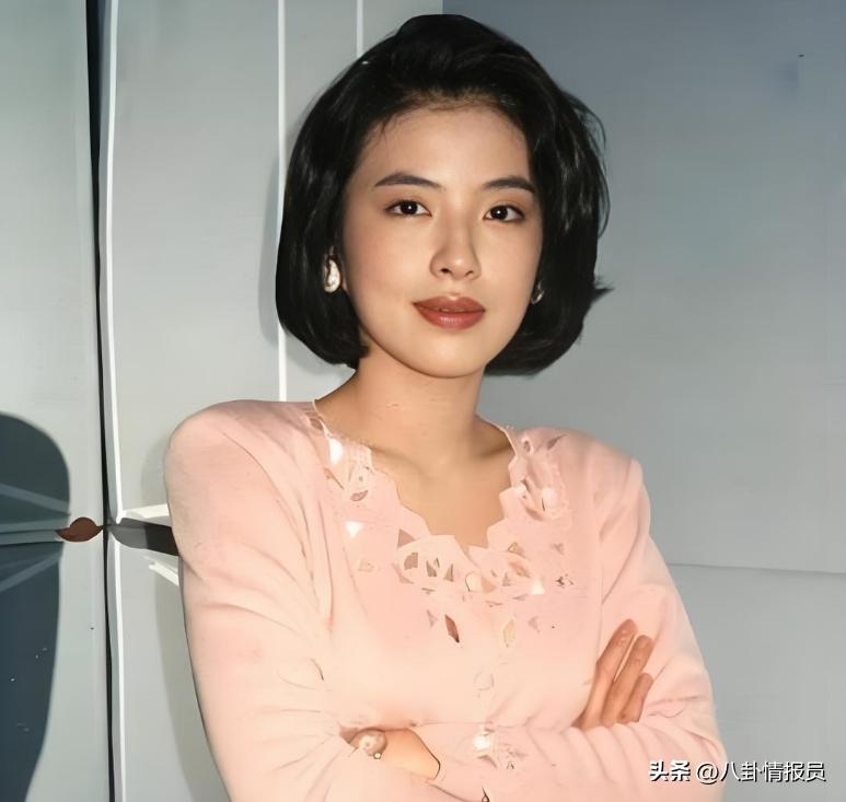 Thiếu phu nhân chịu chơi nhất showbiz: Thay hơn 20 bảo mẫu vì