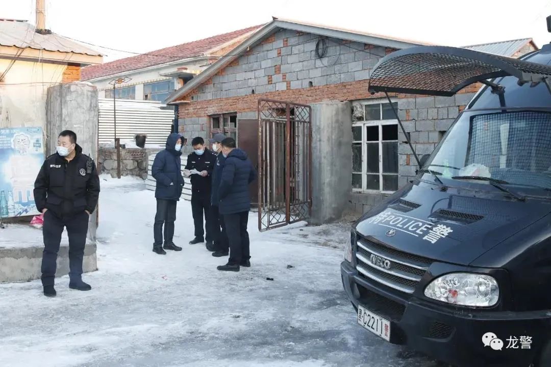 Đột kích 1 xưởng in, tịch thu tại chỗ hơn 1.562 tỷ đồng tiền giả và 6 tấn giấy in tiền- Ảnh 2.