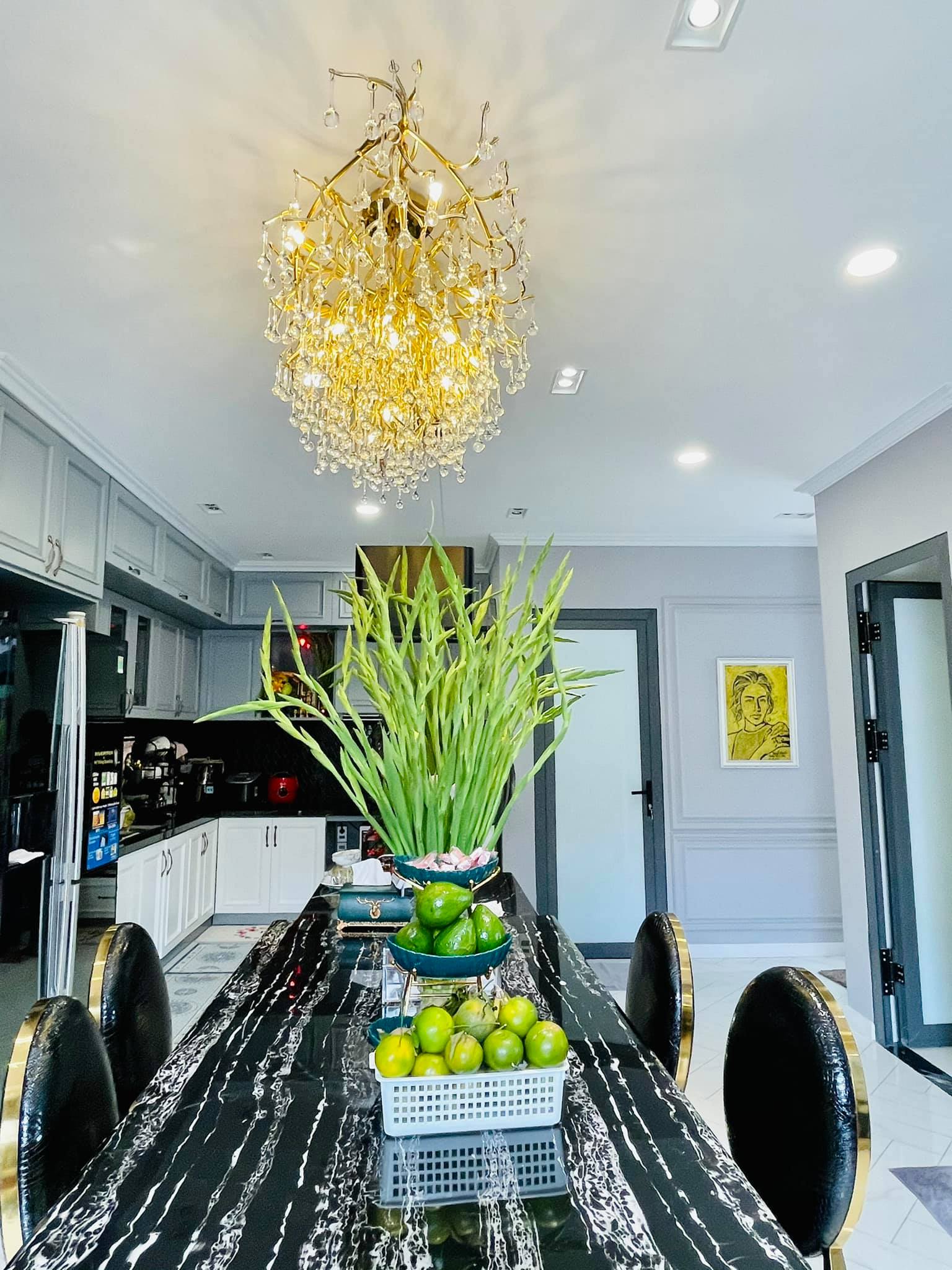 Mẹ đơn thân giàu có nhất nhì showbiz, bình yên viên mãn bên con gái nhỏ trong biệt thự bề thế- Ảnh 8.