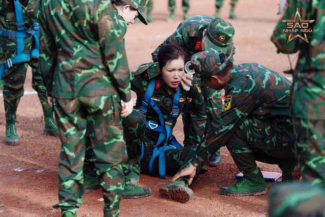 Siêu mẫu Minh Tú sốc vì bị đứt dây chằng chéo trước, rách sụn, dập xương- Ảnh 6.