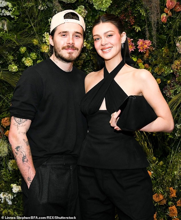 Romeo Beckham bỏ bạn gái: Cậu út có động thái Romeo Beckham bỏ bạn gái: Cậu út có động thái