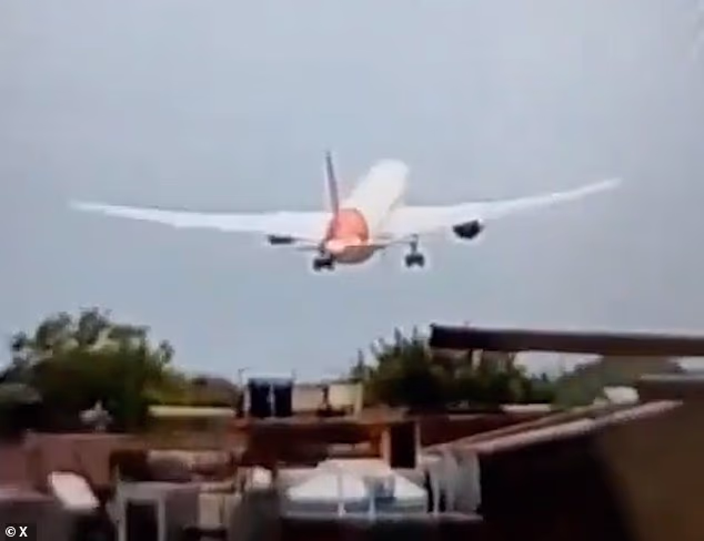 Kỳ tích mang số 11A trong thảm kịch máy bay rơi khiến hơn 200 người thiệt mạng- Ảnh 2.