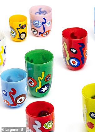 Tất tần tật bên trong Tất tần tật bên trong